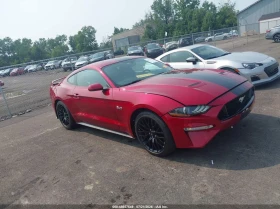 ������ Ford Mustang