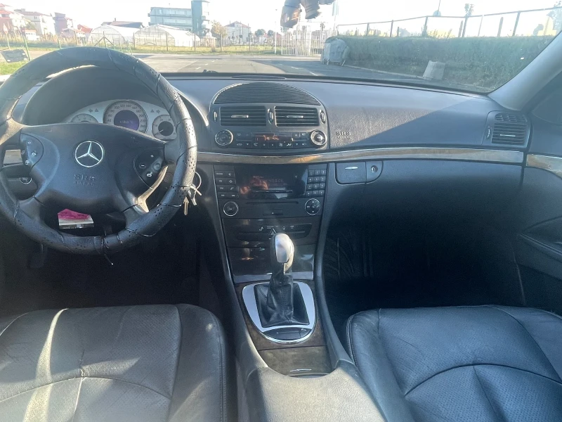 Mercedes-Benz E 270, снимка 3 - Автомобили и джипове - 47815944