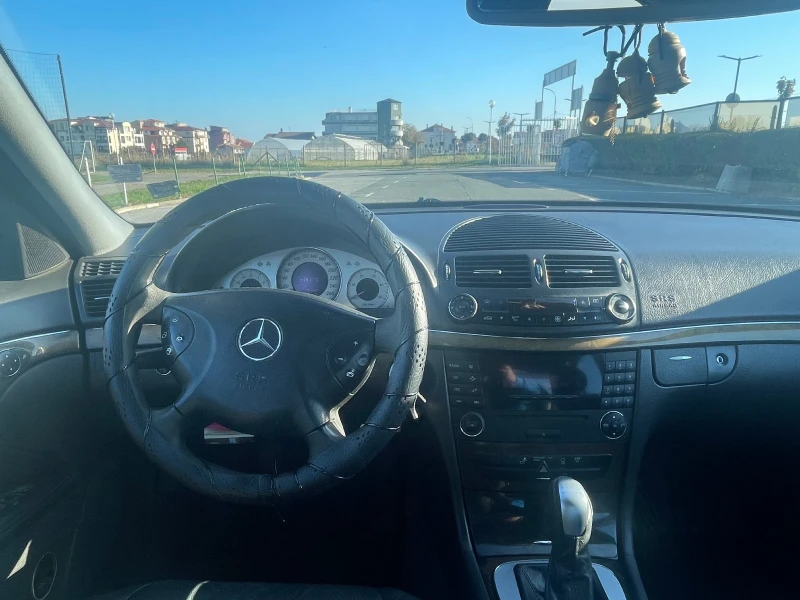 Mercedes-Benz E 270, снимка 2 - Автомобили и джипове - 47815944