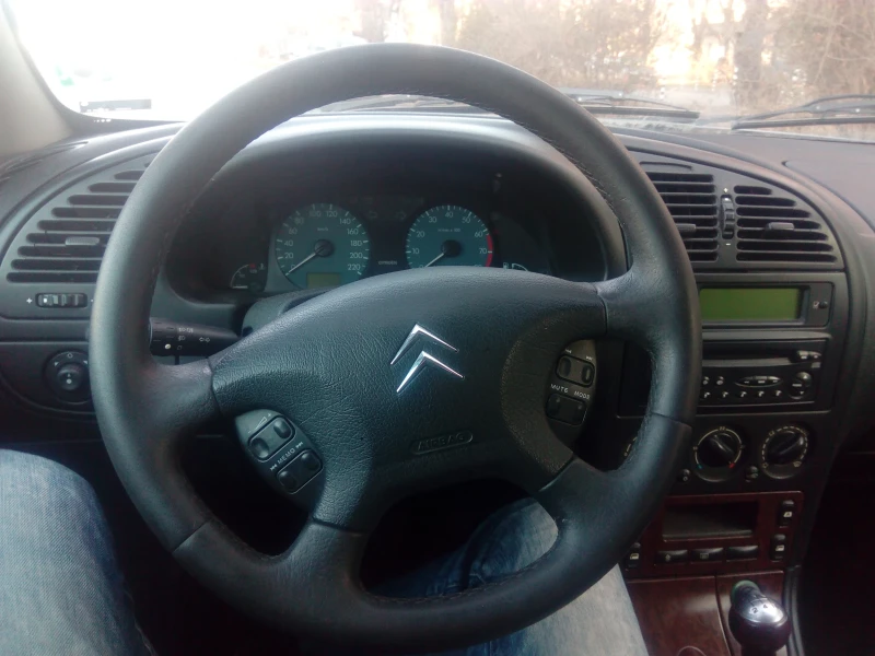 Citroen Xsara 1.6i Exclusive GAZ, снимка 8 - Автомобили и джипове - 48276483