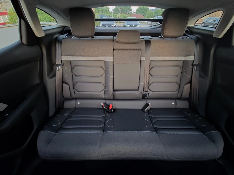 Citroen C4 1.2 PureTech Shine, Нов внос, фактура, панорама, снимка 11 - Автомобили и джипове - 52899831