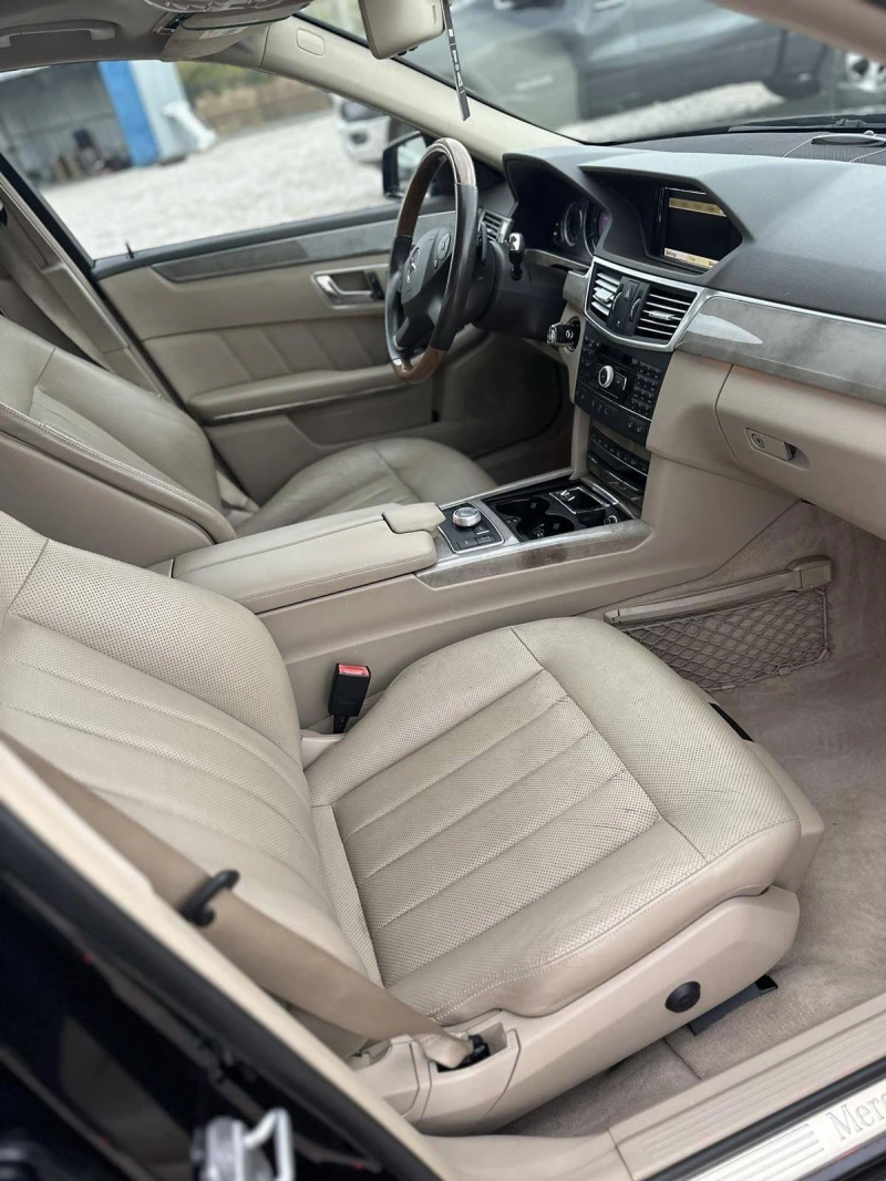 Mercedes-Benz E 500 4 MATIC, снимка 7 - Автомобили и джипове - 52462801