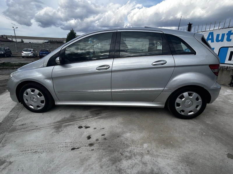 Mercedes-Benz B 180, снимка 2 - Автомобили и джипове - 52391832