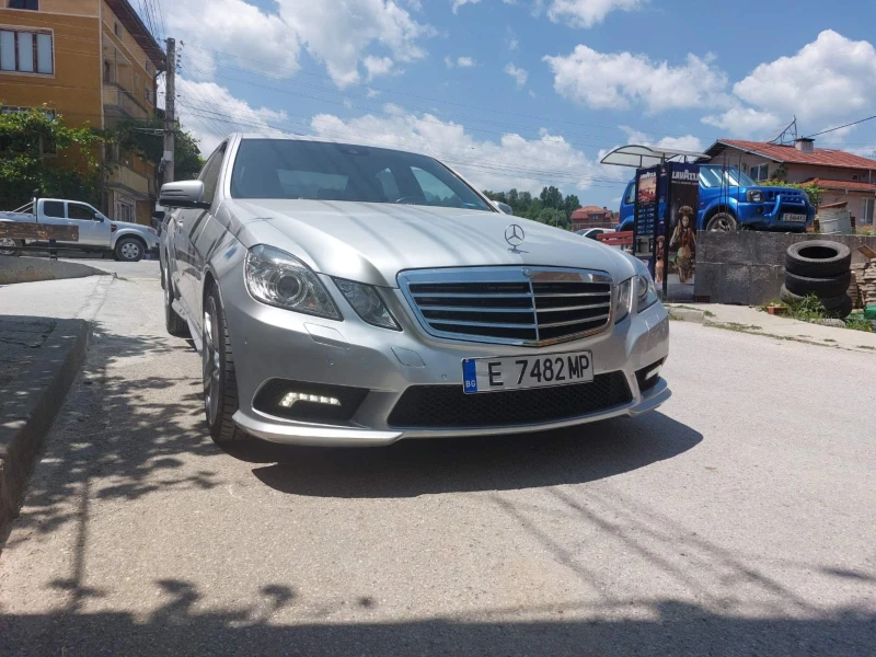 Mercedes-Benz E 300, снимка 2 - Автомобили и джипове - 52839623