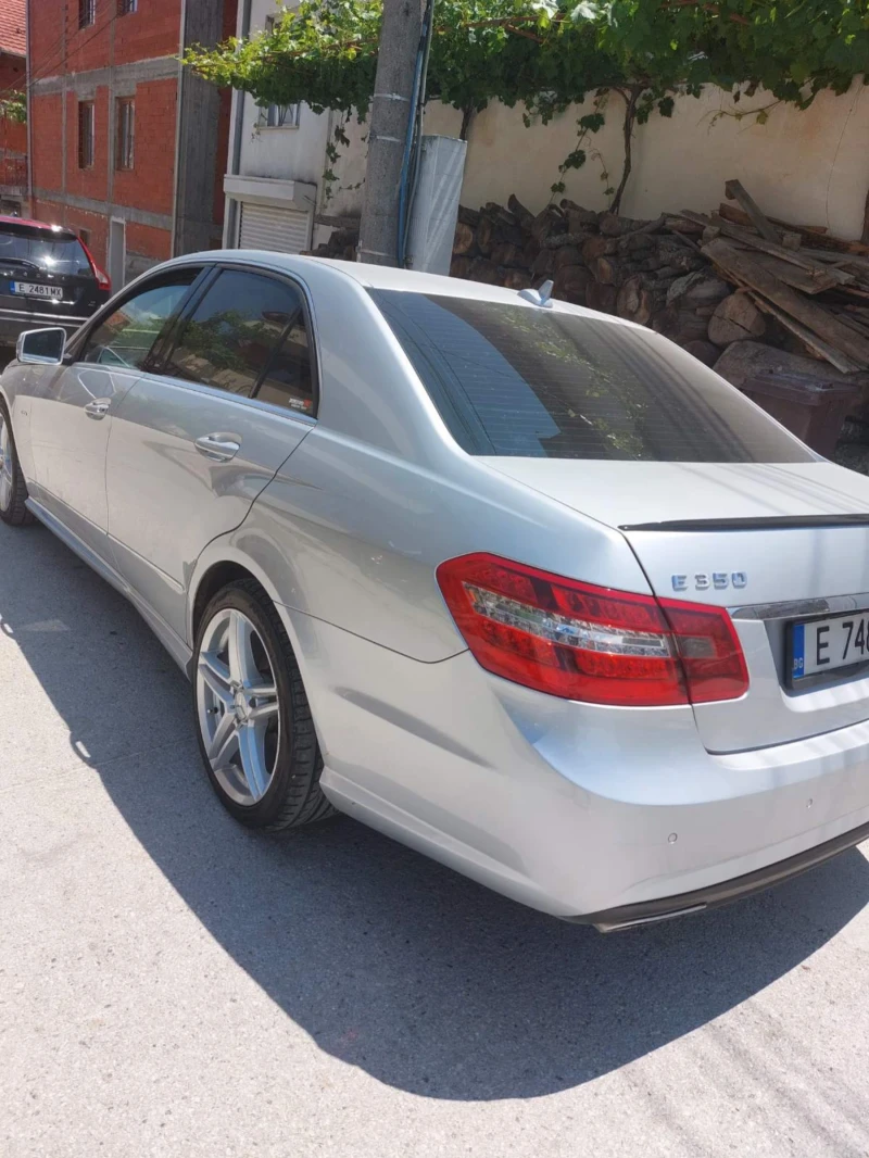 Mercedes-Benz E 300, снимка 13 - Автомобили и джипове - 52839623