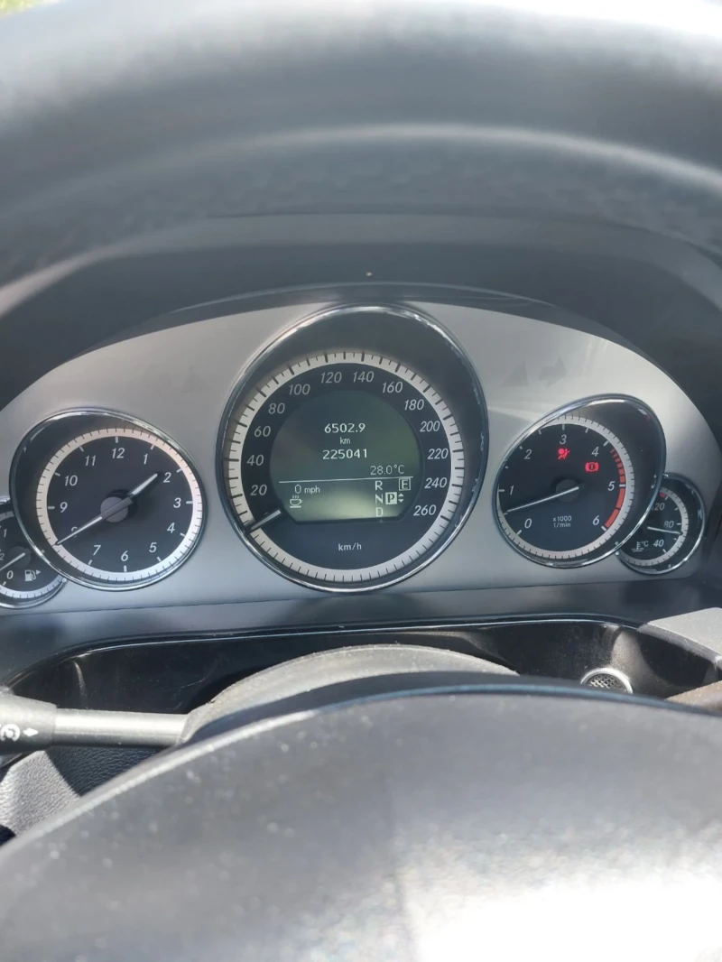 Mercedes-Benz E 300, снимка 8 - Автомобили и джипове - 52839623