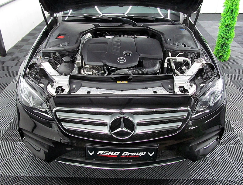 Mercedes-Benz E 220 PANORAMA/AMG/DIGITAL/360-k/KeylessGo/СОБСТВЕН ЛИ-Г, снимка 17 - Автомобили и джипове - 53022889