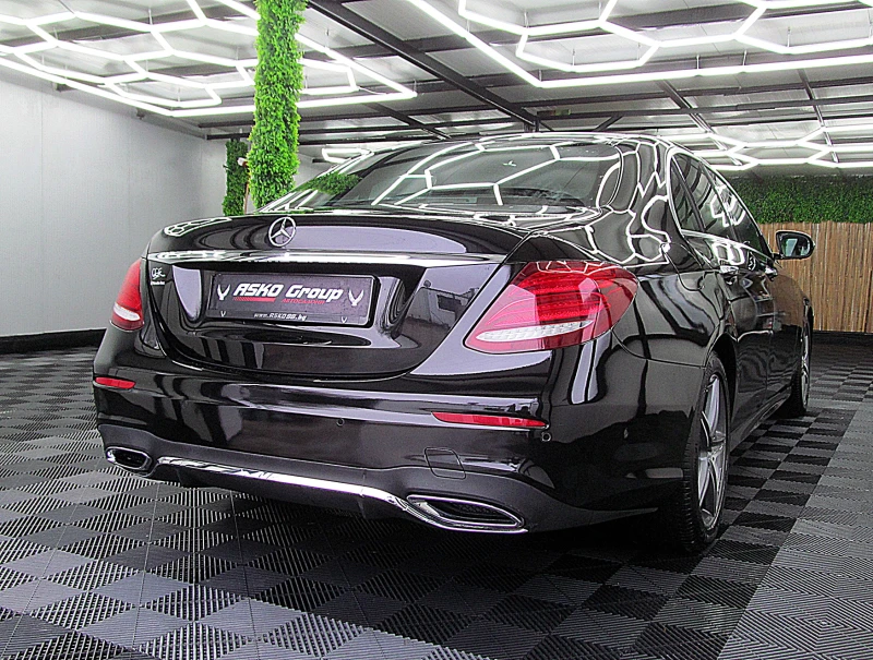 Mercedes-Benz E 220 PANORAMA/AMG/DIGITAL/360-k/KeylessGo/СОБСТВЕН ЛИ-Г, снимка 6 - Автомобили и джипове - 53022889