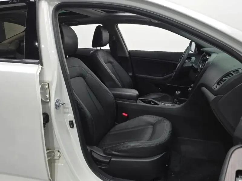 Kia K5 2.0 Deluxe, снимка 11 - Автомобили и джипове - 56594488