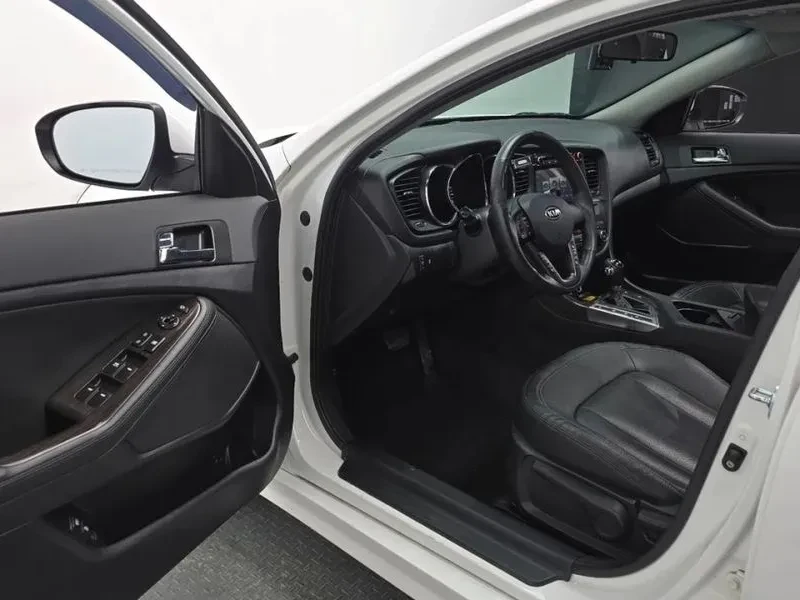 Kia K5 2.0 Deluxe, снимка 10 - Автомобили и джипове - 56594488