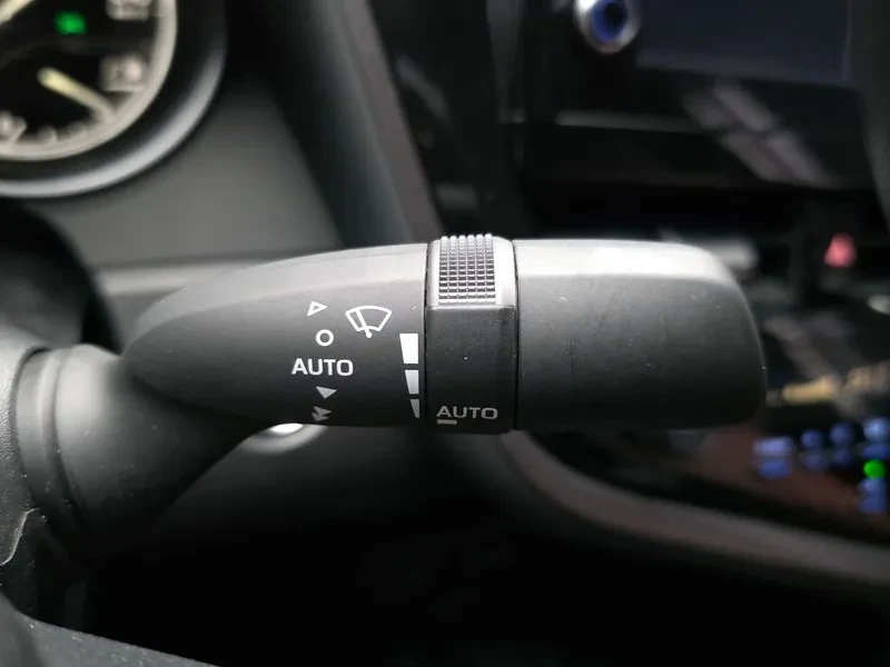 Toyota Camry  2.5 Le Hybrid, снимка 17 - Автомобили и джипове - 56738104