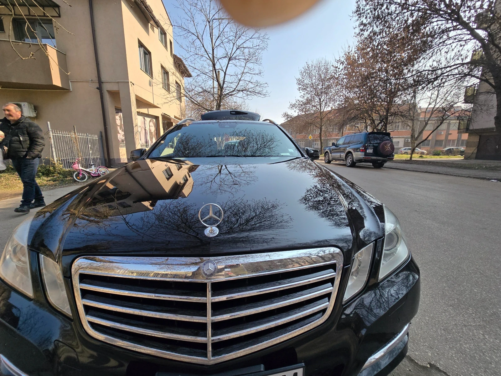 Mercedes-Benz E 200, снимка 1