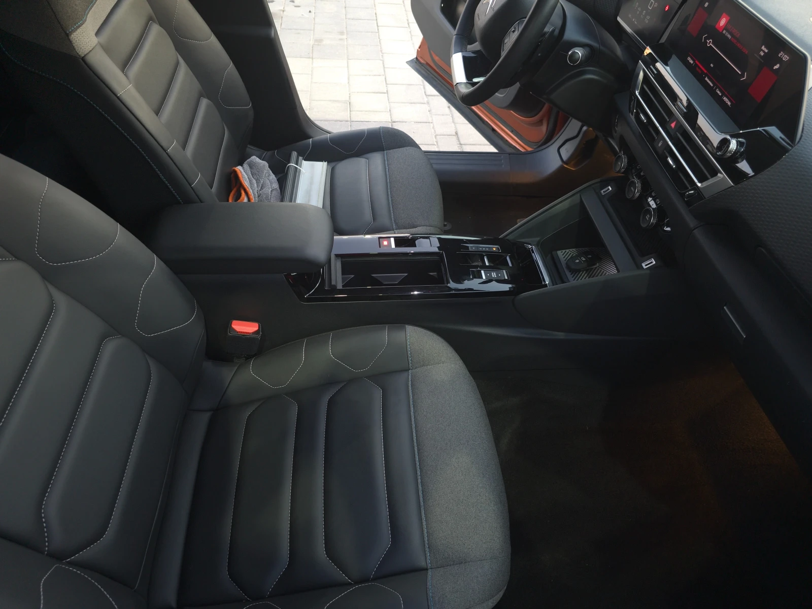 Citroen C4 1.2 PureTech Shine, Нов внос, фактура - изображение 10