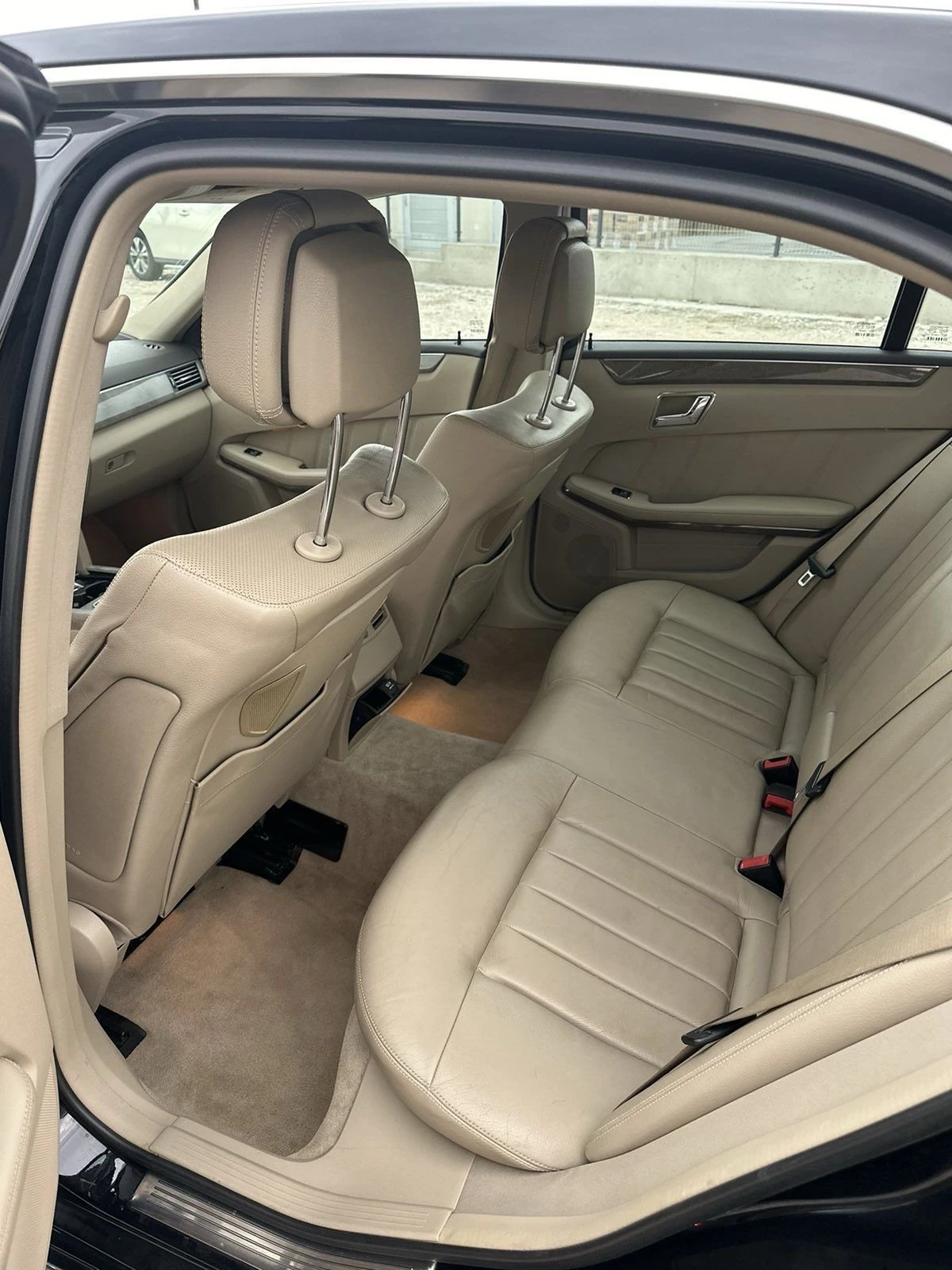 Mercedes-Benz E 500 4 MATIC - изображение 8