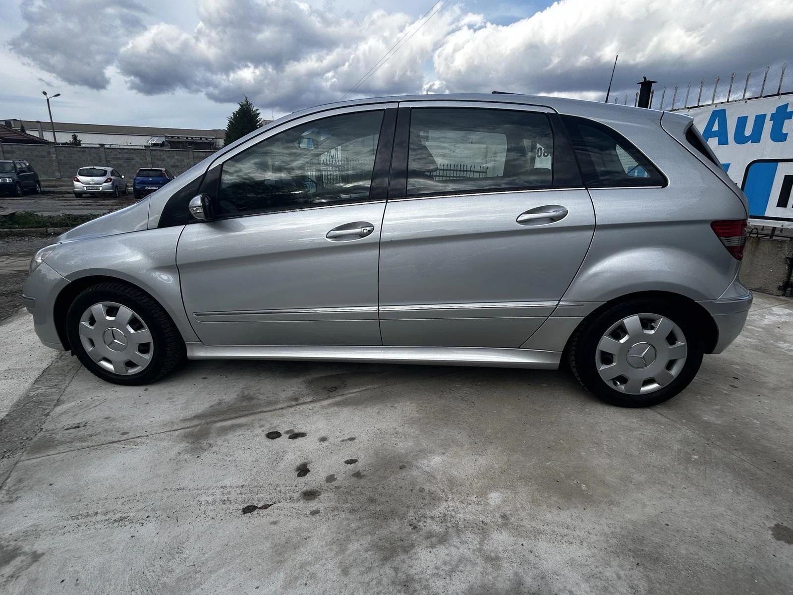 Mercedes-Benz B 180  - изображение 2