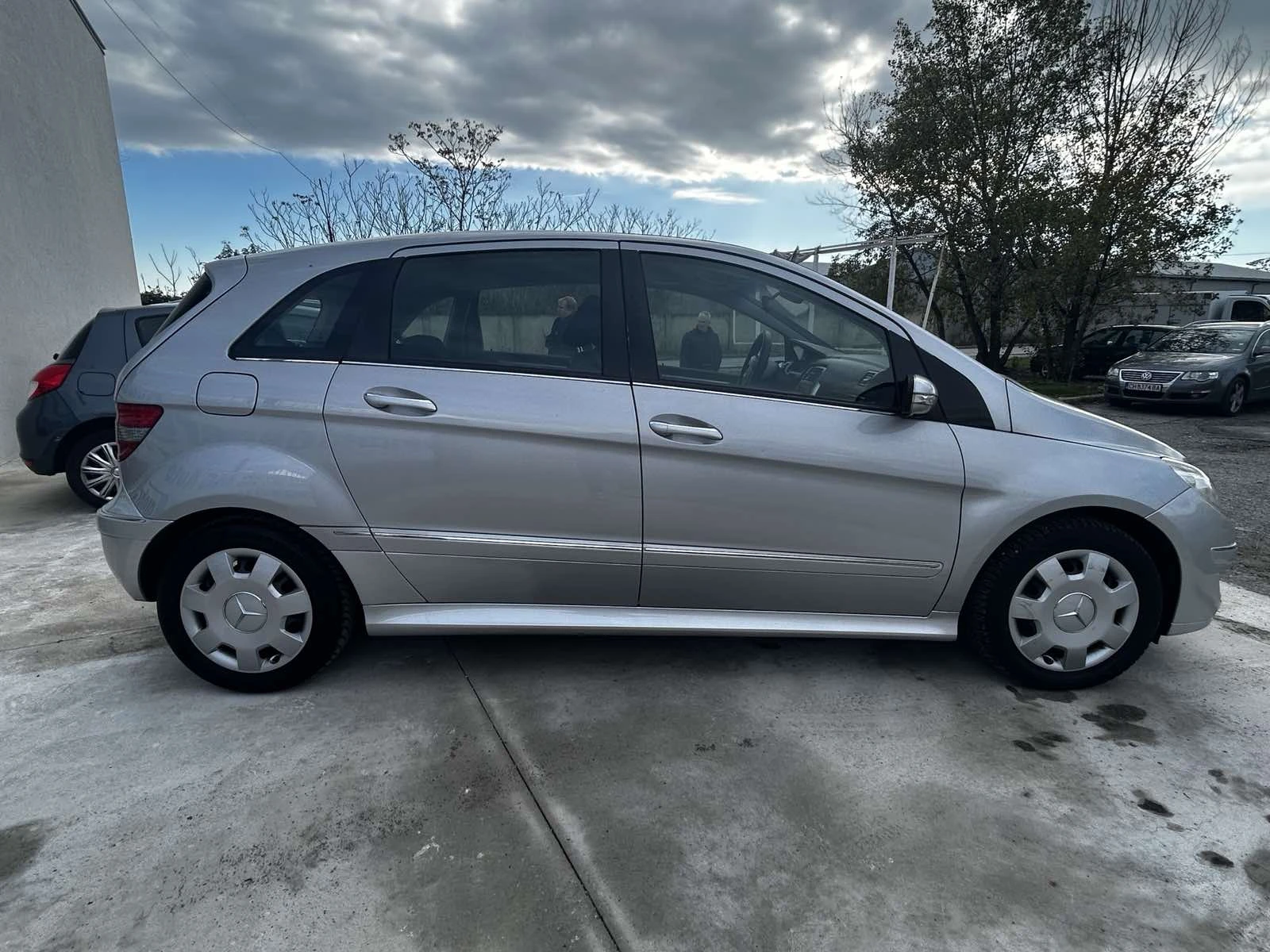 Mercedes-Benz B 180  - изображение 6