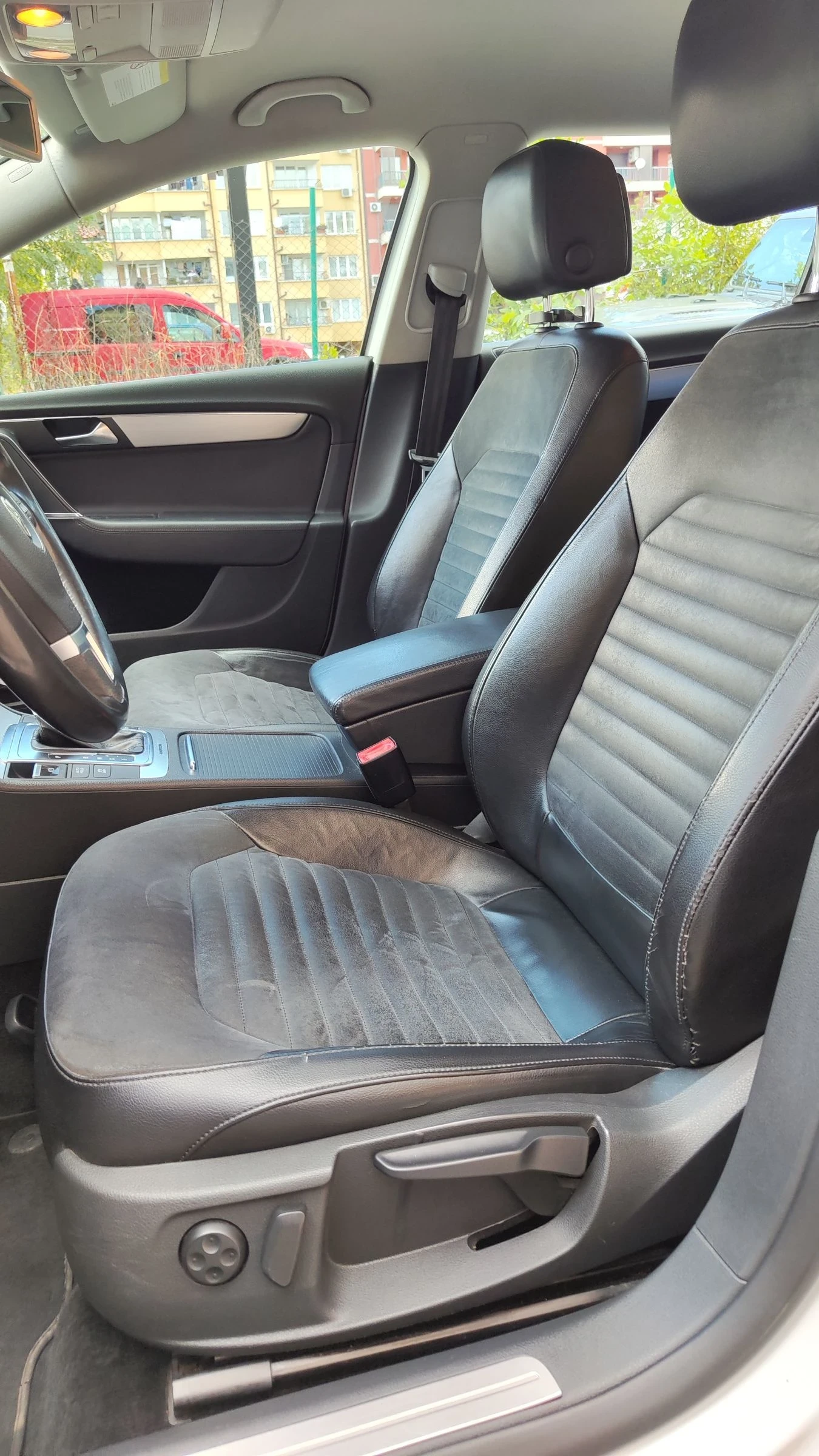 VW Passat B7 Variant 4motion 2.0TDI 170hp, снимка 8 - Автомобили и джипове - 54288922