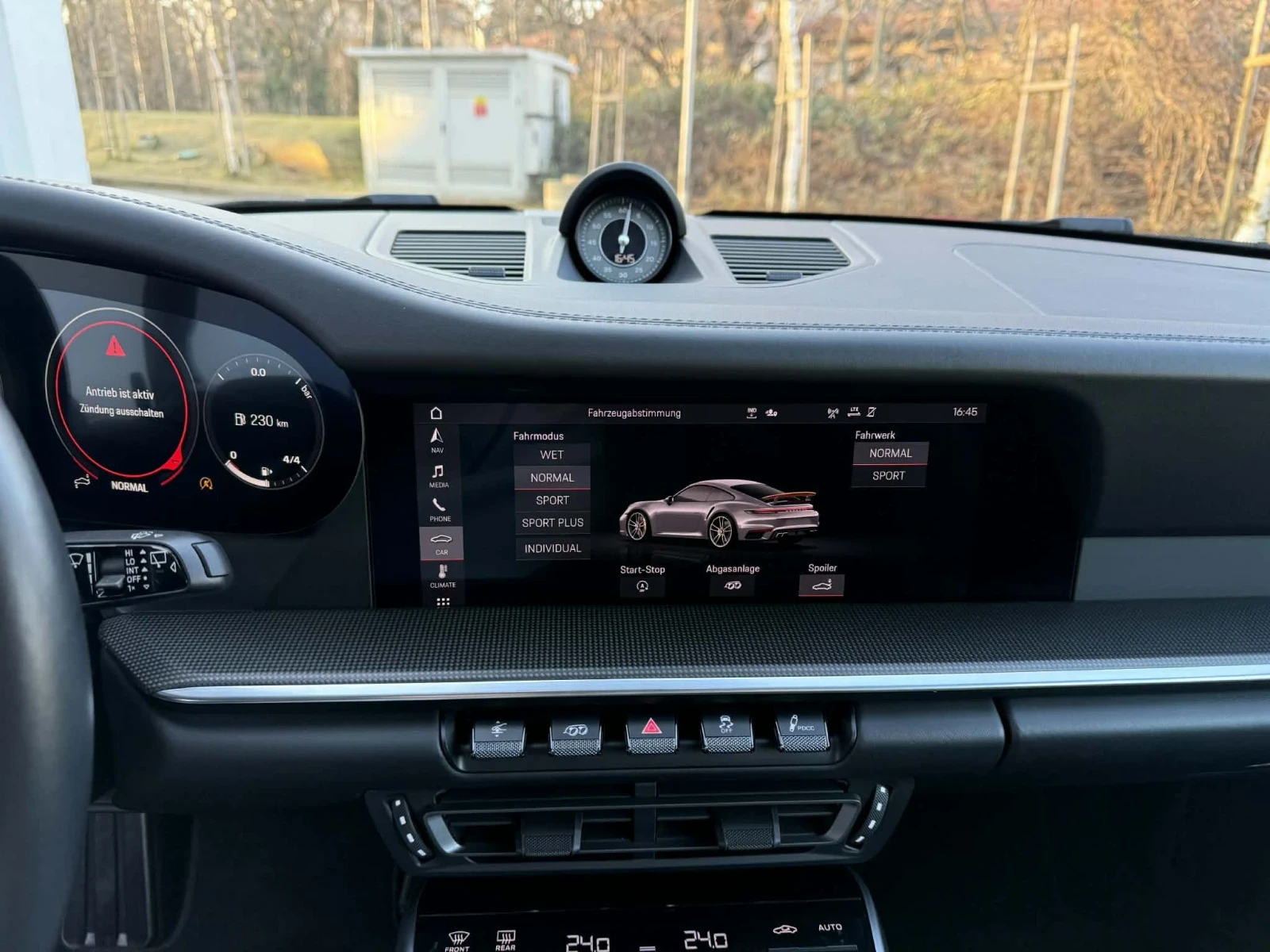 Porsche 911 TURBO S / LIFT / CARBON CERAMIC, снимка 14 - Автомобили и джипове - 54425708