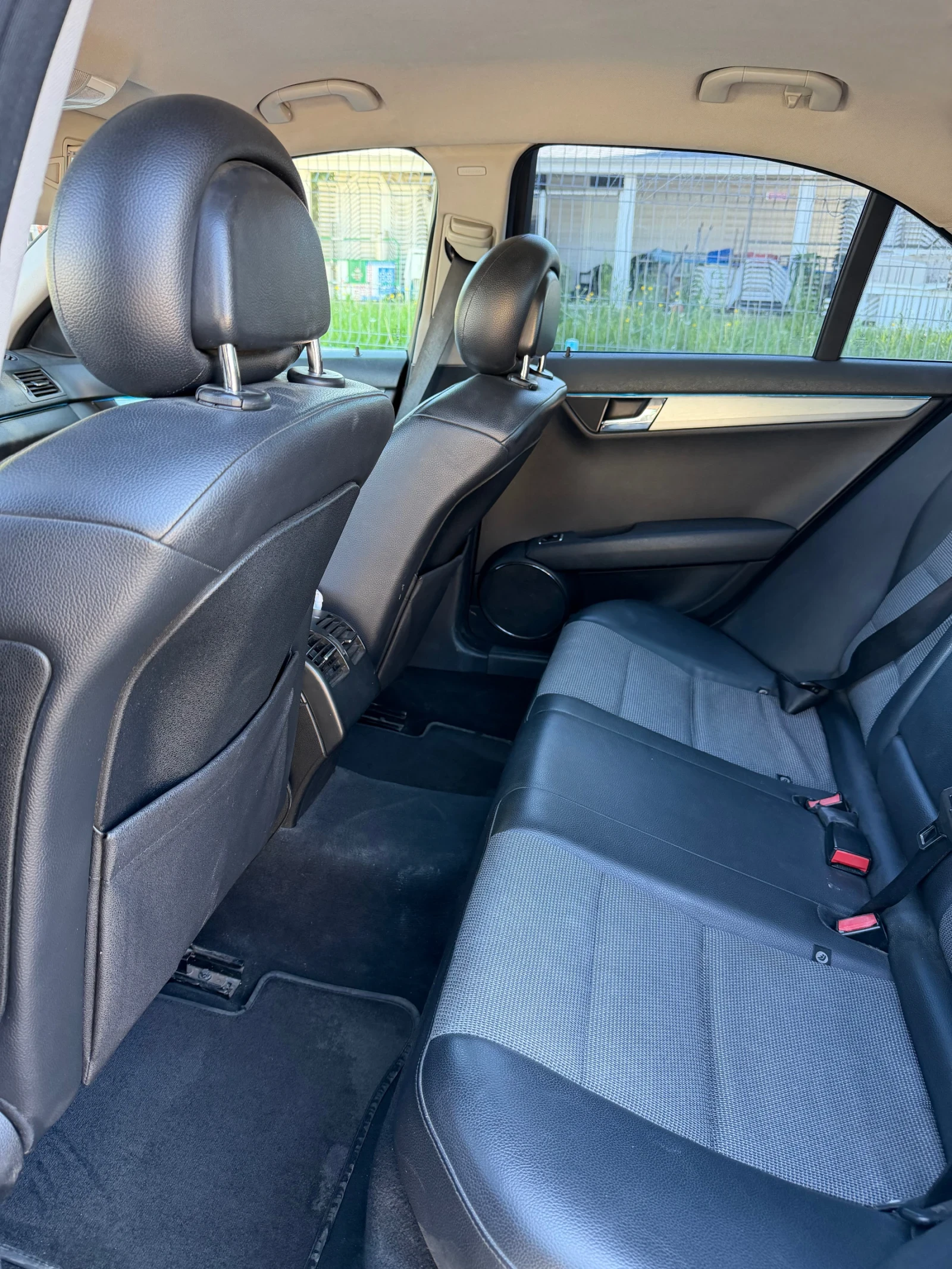 Mercedes-Benz C 220, снимка 9 - Автомобили и джипове - 54565766