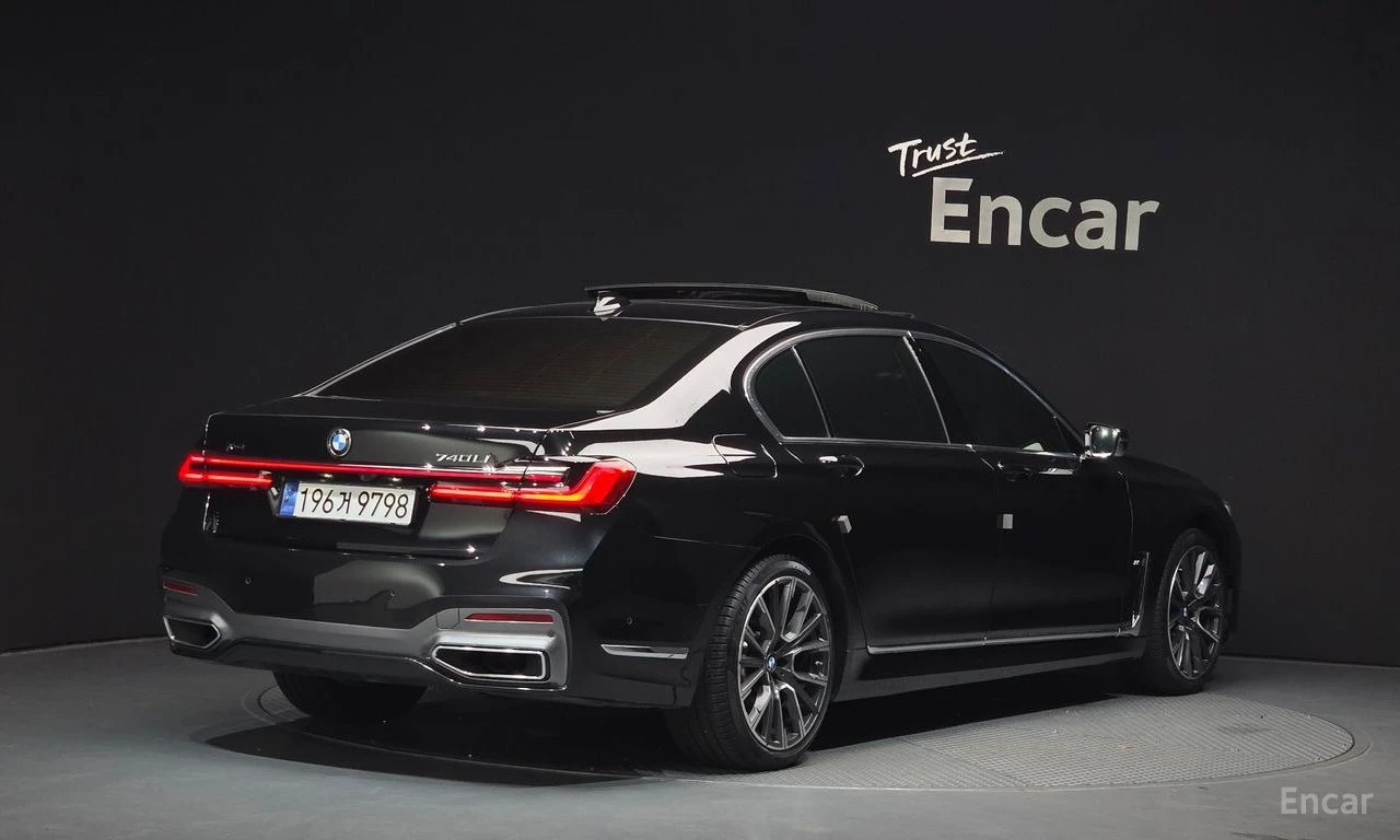 BMW 740 M* SPORT* XDRIVE* LASER* ОБДУХВАНЕ* МАСАЖ* ДИСТРОН, снимка 2 - Автомобили и джипове - 54726162