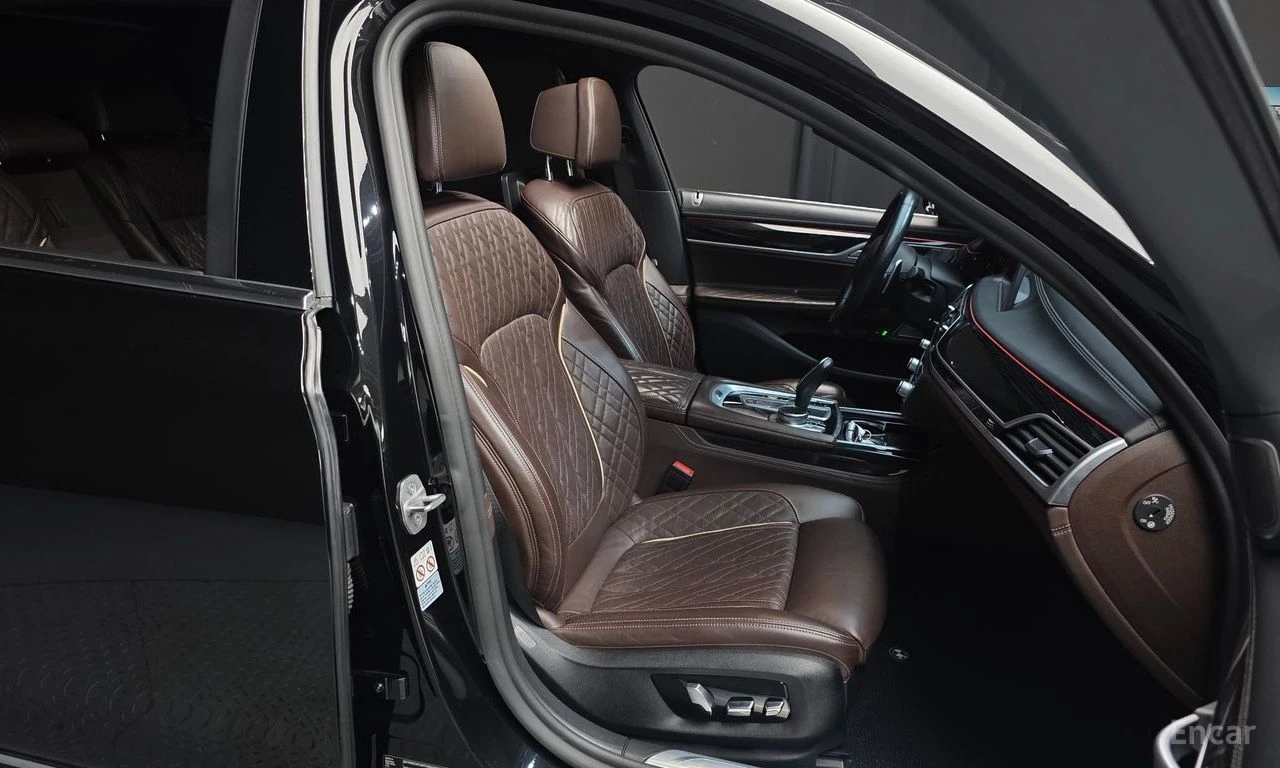BMW 740 M* SPORT* XDRIVE* LASER* ОБДУХВАНЕ* МАСАЖ* ДИСТРОН, снимка 13 - Автомобили и джипове - 54726162