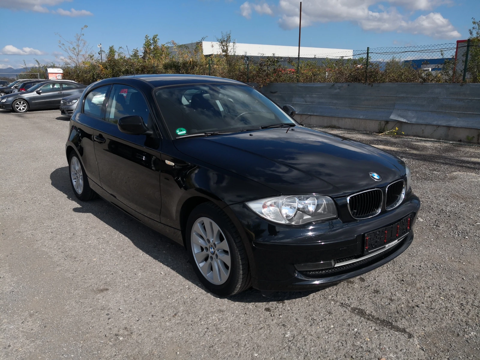 BMW 116 i 2.0i Автоматик Евро 5 2011г., снимка 3 - Автомобили и джипове - 54933337