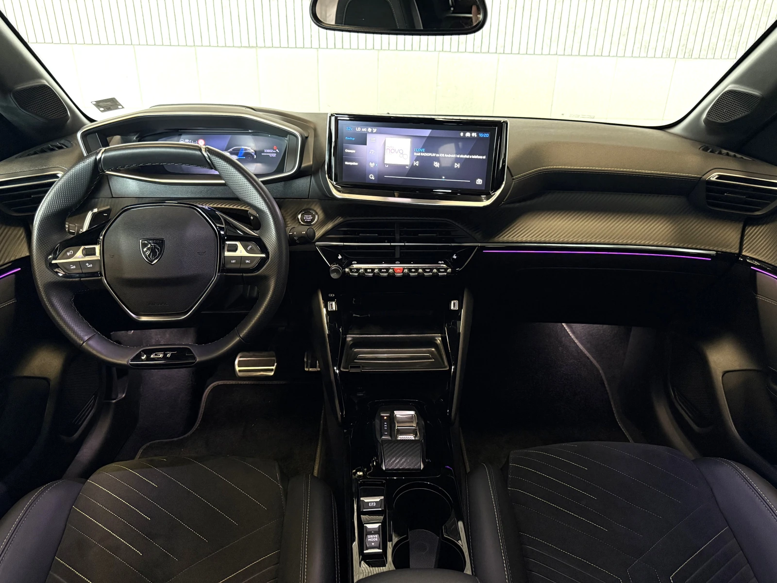 Peugeot 208 GT 1.2 PURETECH MILD HYBRID CAMERA , снимка 9 - Автомобили и джипове - 55360781