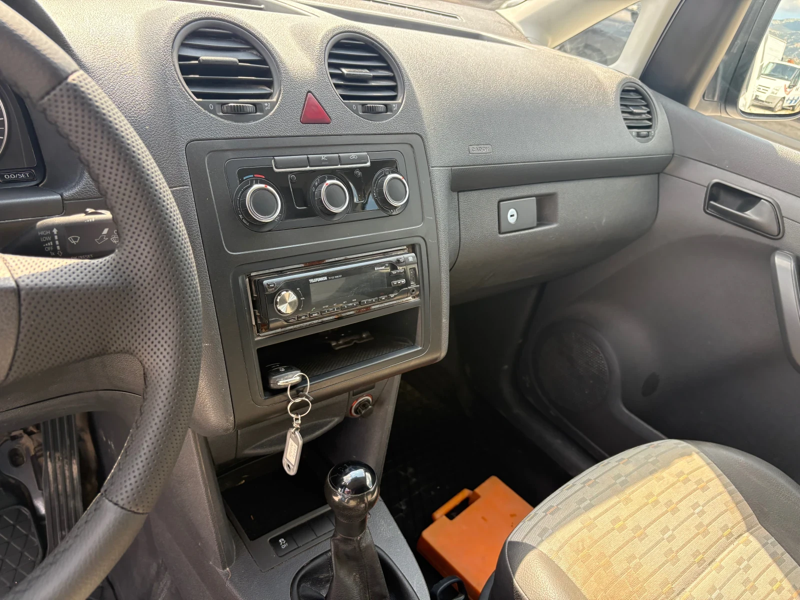 VW Caddy 2.0 бензин-метан, снимка 9 - Автомобили и джипове - 55607537