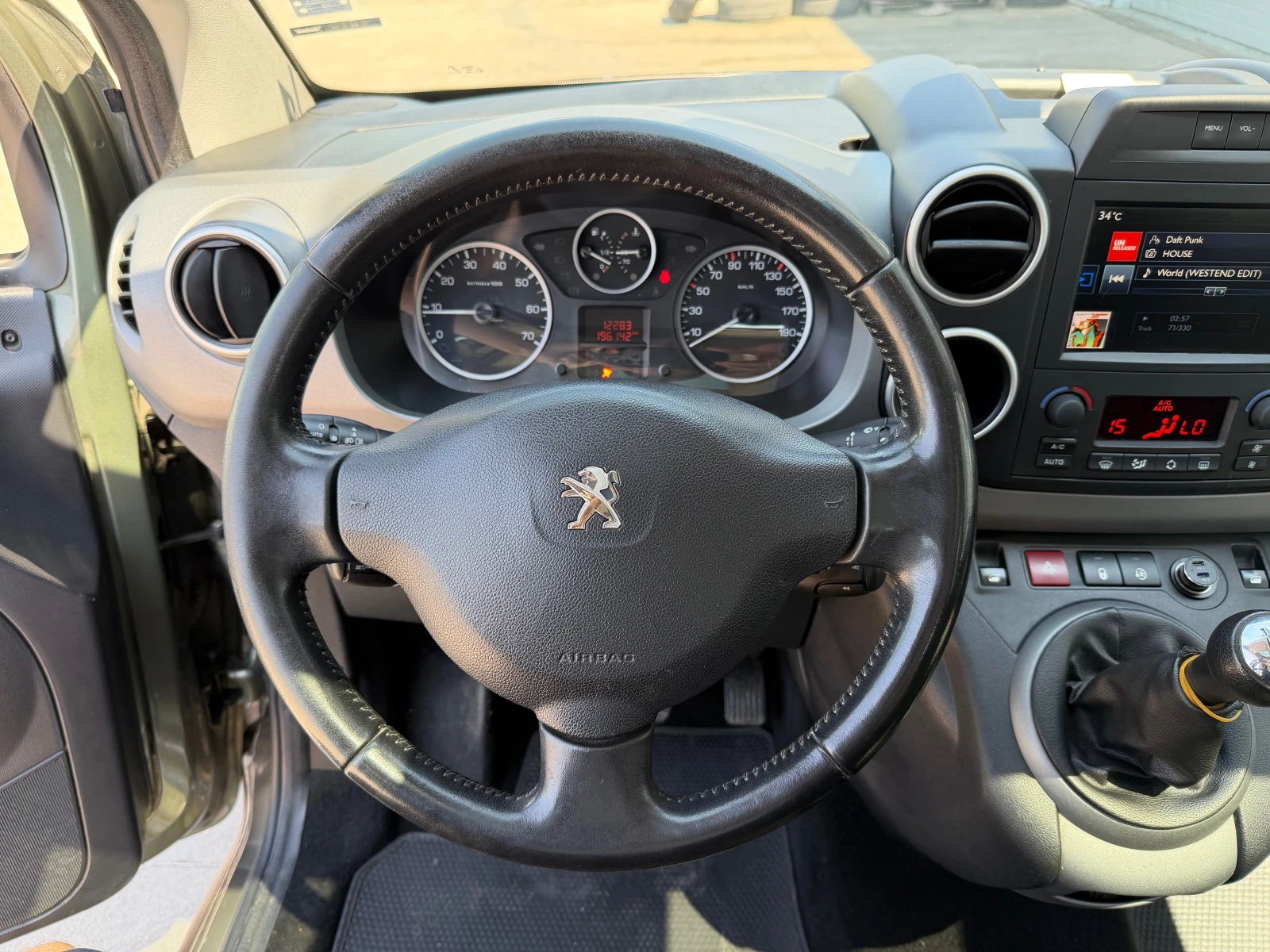 Peugeot Partner 1.6HDI-FULLL* * * , снимка 11 - Автомобили и джипове - 55609817