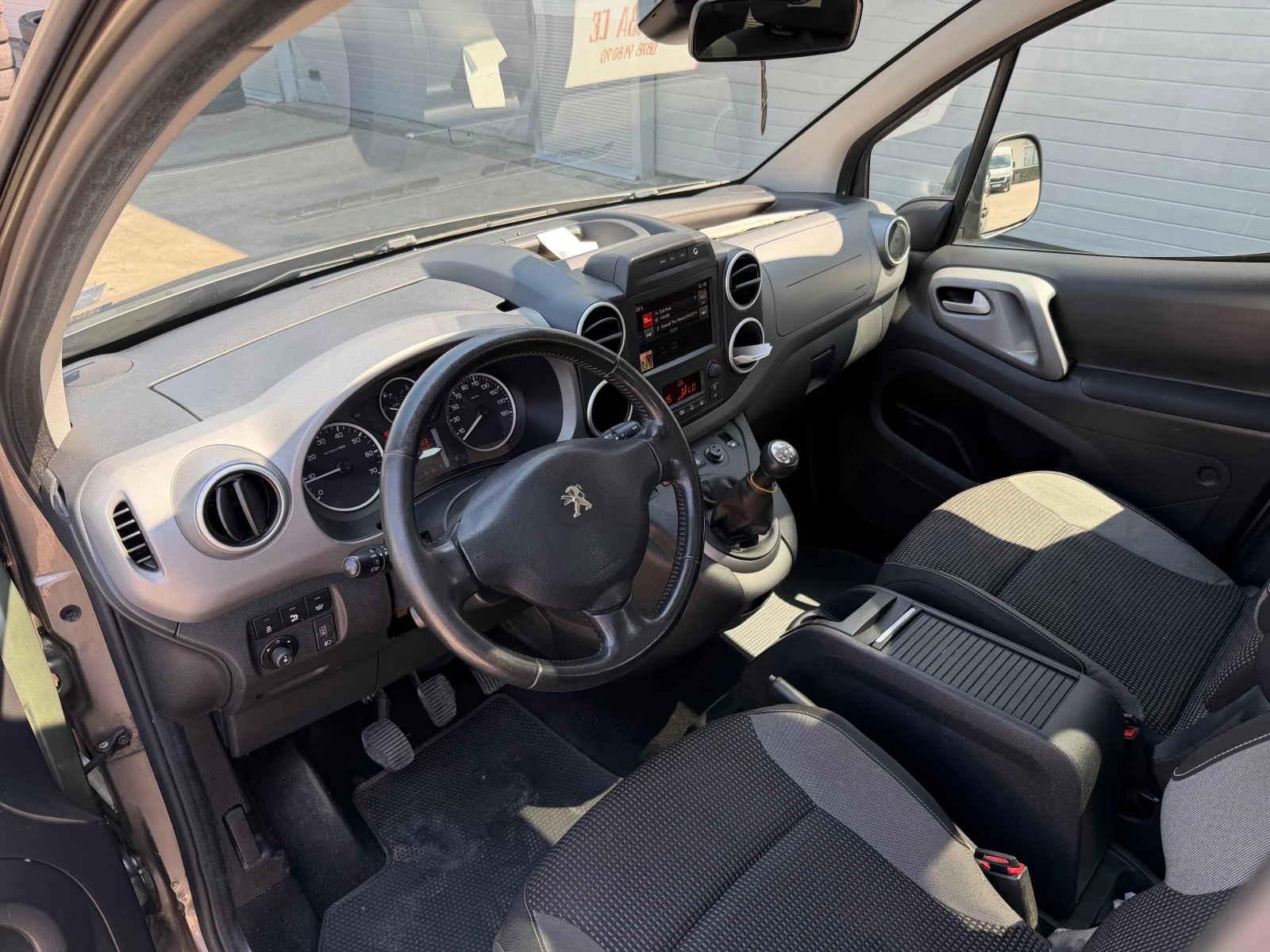 Peugeot Partner 1.6HDI-FULLL* * * , снимка 7 - Автомобили и джипове - 55609817