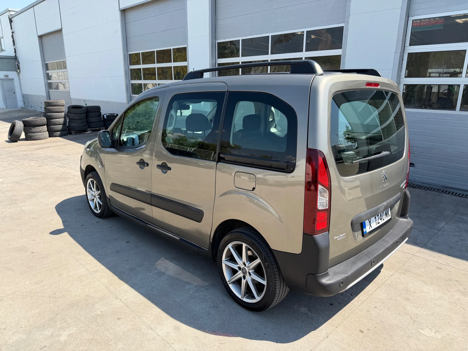 Peugeot Partner 1.6HDI-FULLL* * * , снимка 6 - Автомобили и джипове - 55609817