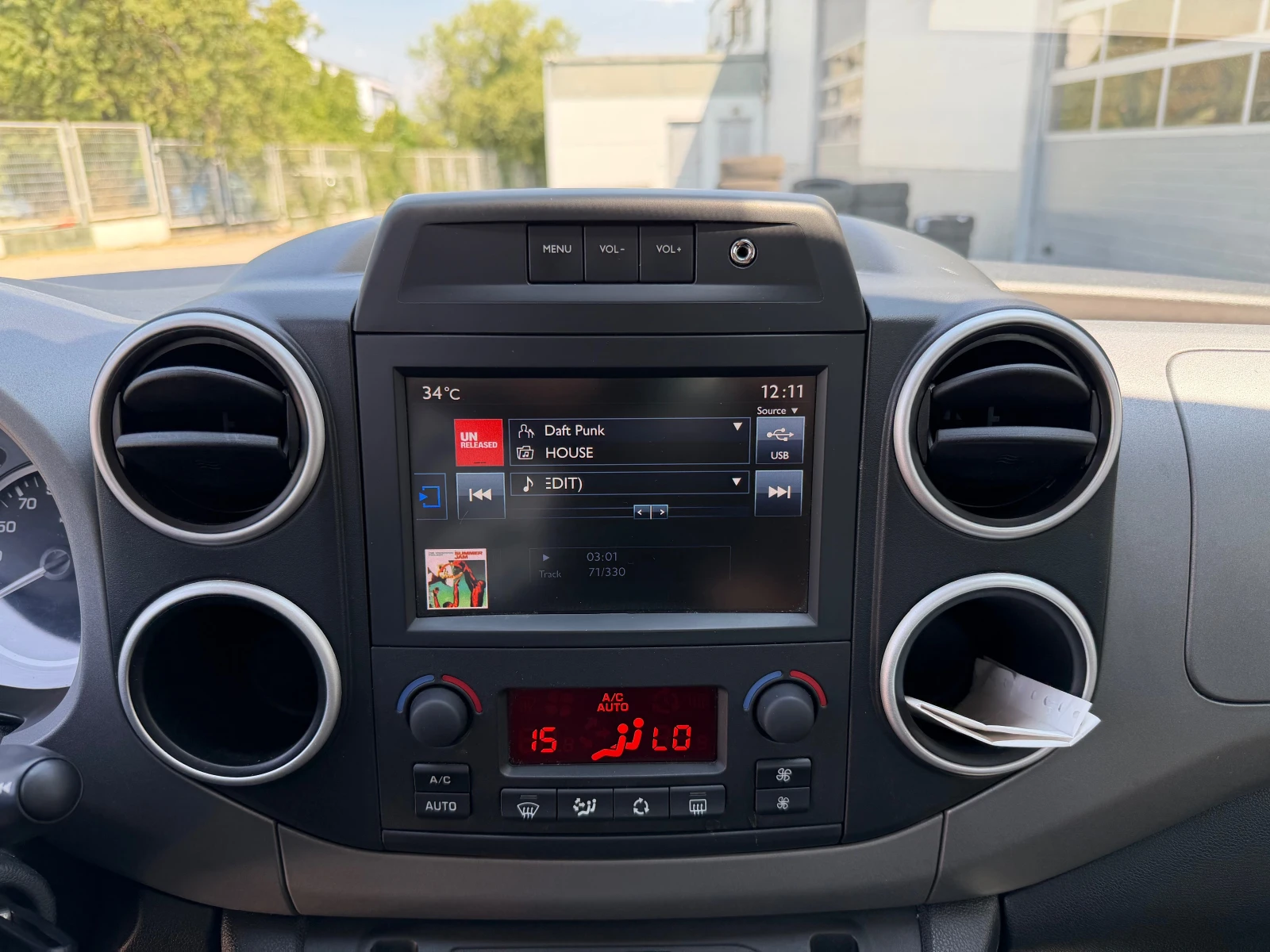 Peugeot Partner 1.6HDI-FULLL* * * , снимка 12 - Автомобили и джипове - 55609817