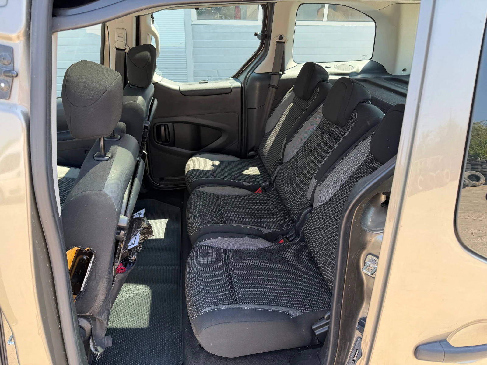 Peugeot Partner 1.6HDI-FULLL* * * , снимка 9 - Автомобили и джипове - 55609817