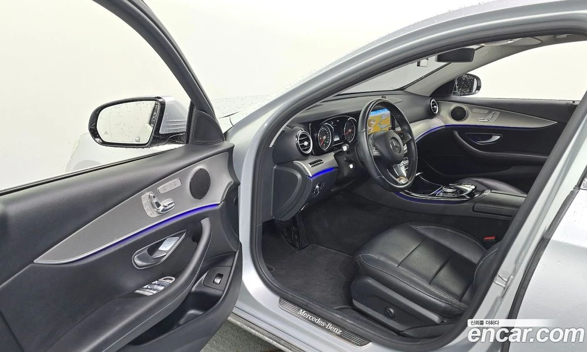 Mercedes-Benz E 200 E200 Avantgarde, снимка 10 - Автомобили и джипове - 55697218