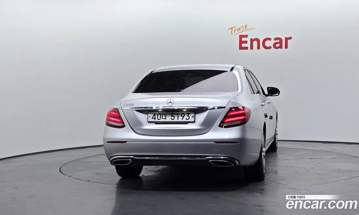 Mercedes-Benz E 200 E200 Avantgarde, снимка 4 - Автомобили и джипове - 55697218