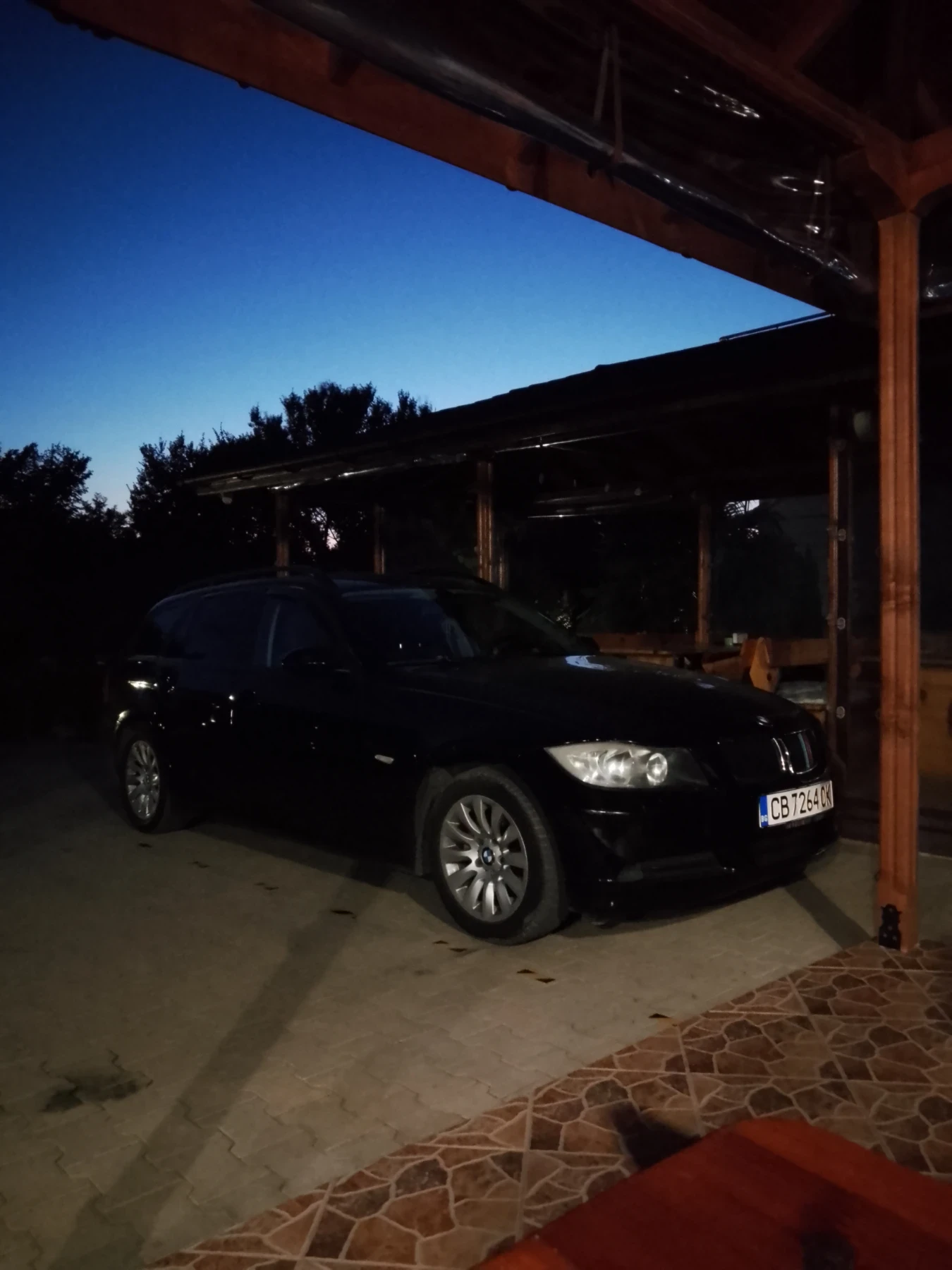 BMW 320, снимка 3 - Автомобили и джипове - 56059001