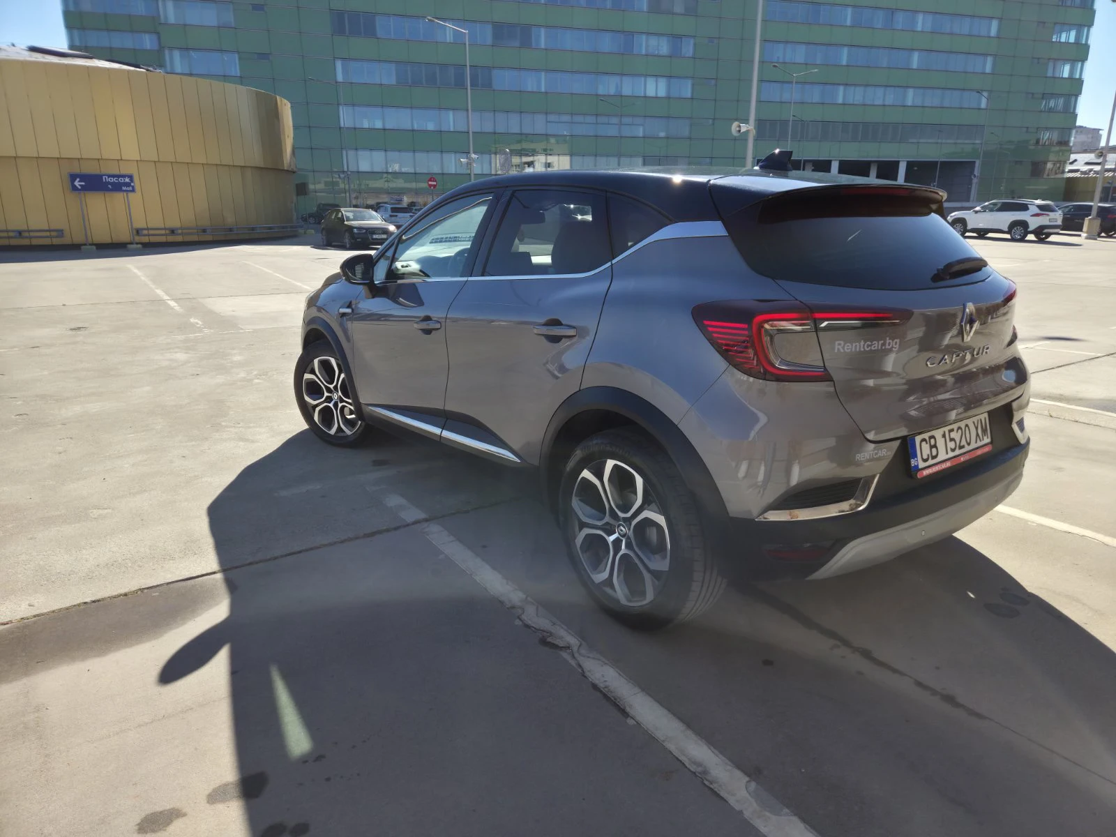 Renault Captur 1.3 Mild Hybrid, снимка 3 - Автомобили и джипове - 56356524