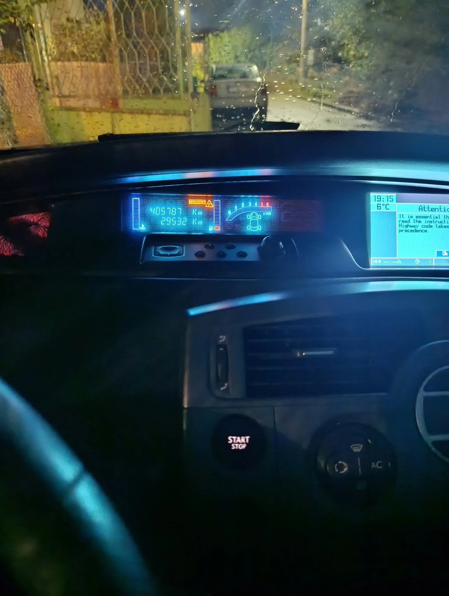 Renault Scenic, снимка 14 - Автомобили и джипове - 56741049