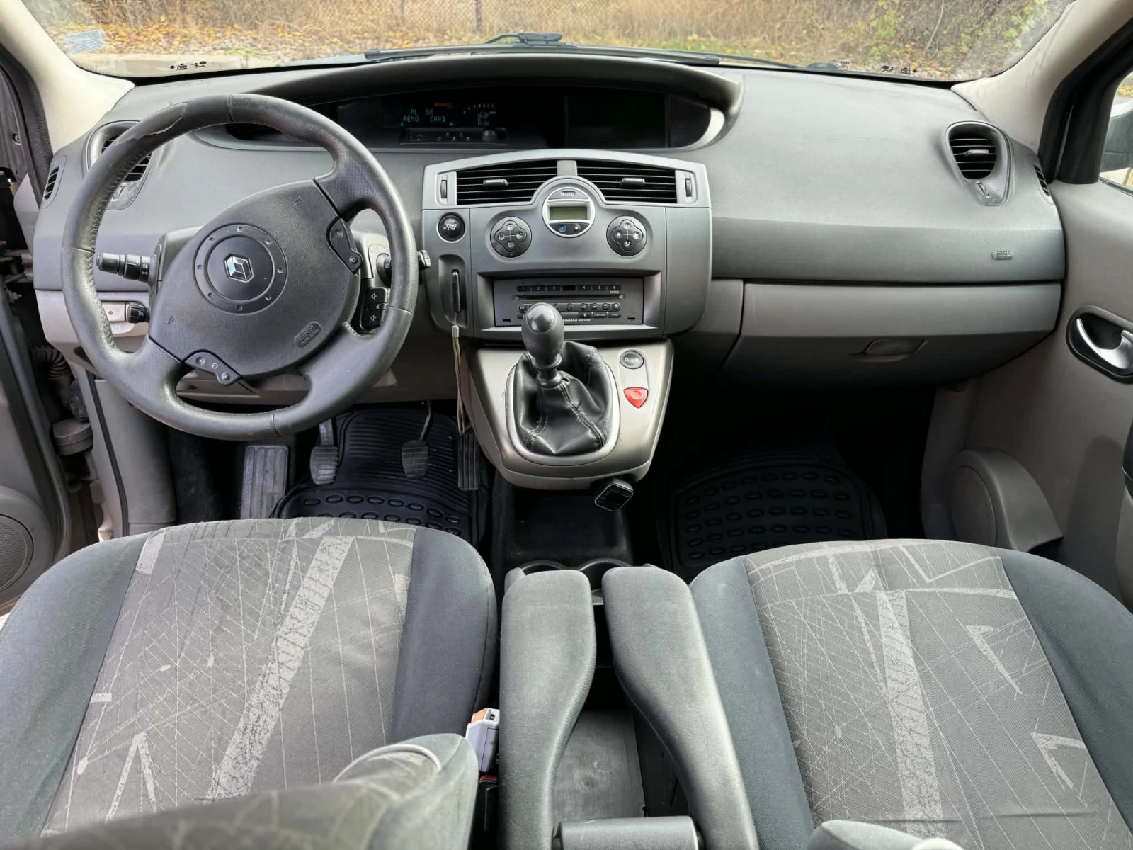 Renault Scenic, снимка 8 - Автомобили и джипове - 56741049