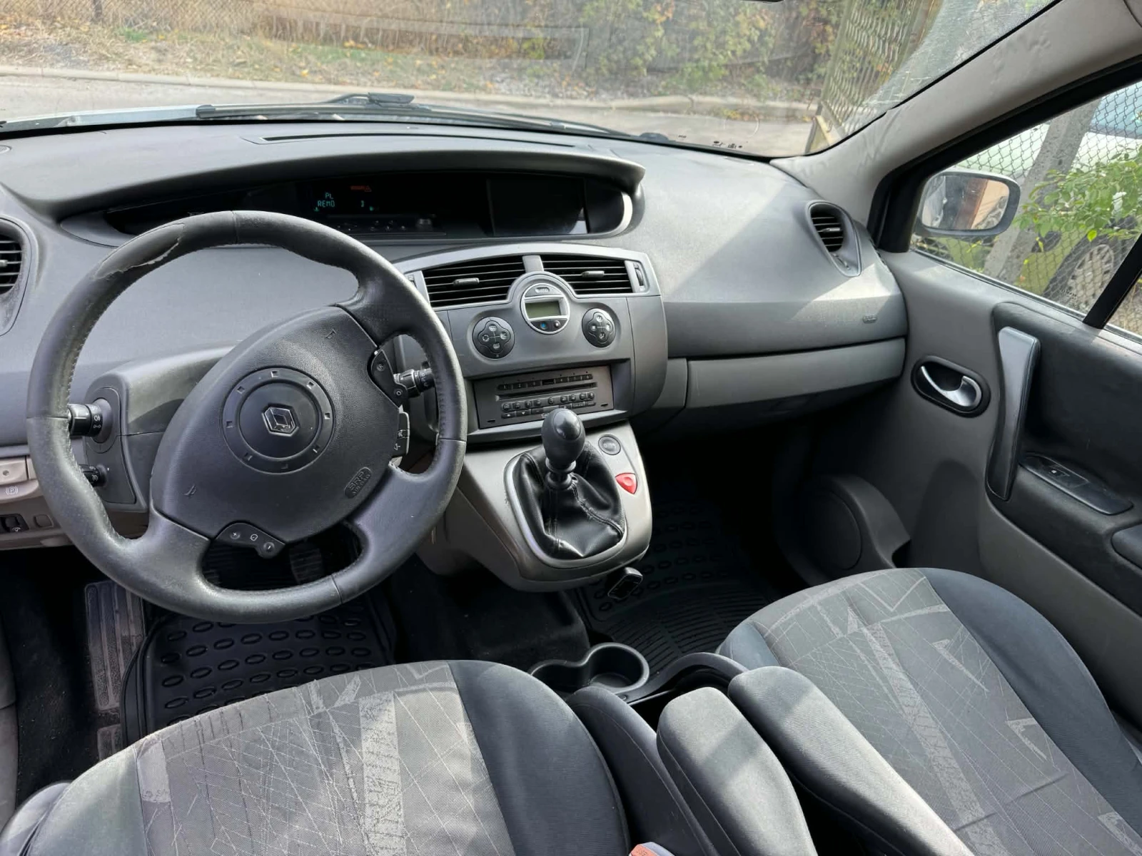 Renault Scenic, снимка 9 - Автомобили и джипове - 56741049