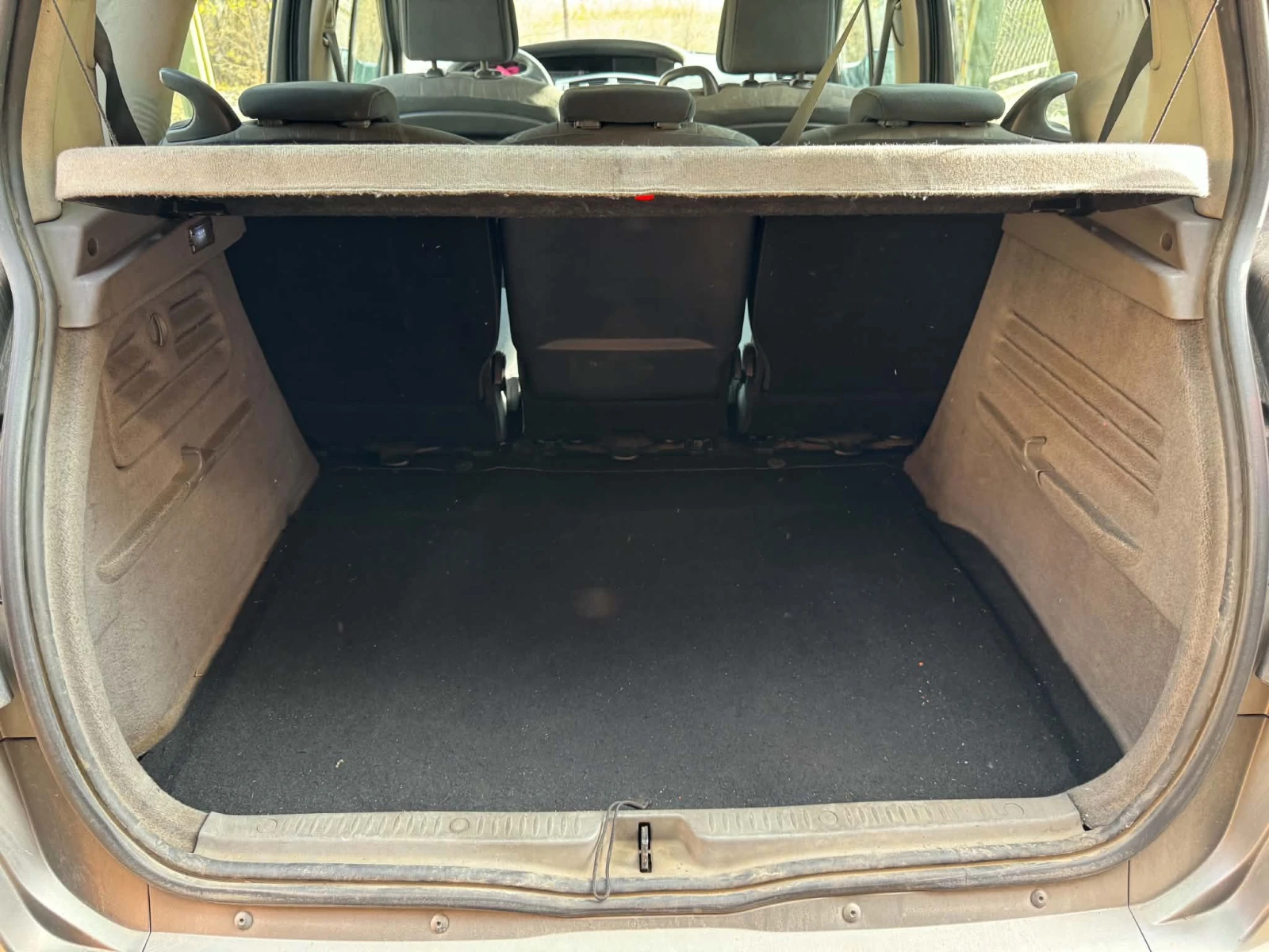Renault Scenic, снимка 11 - Автомобили и джипове - 56741049