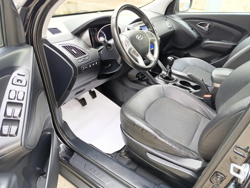 Hyundai IX35 2.0crdi   4X4, снимка 9 - Автомобили и джипове - 49300641