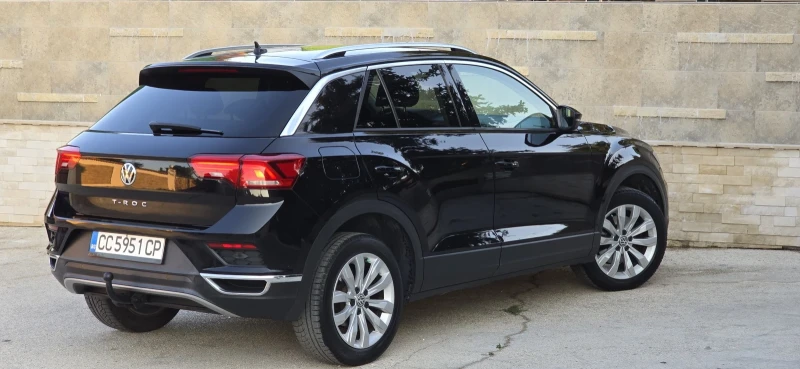 VW T-Roc Ексклузивен автомобил; Пробегът е 100% реален!, снимка 4 - Автомобили и джипове - 52289810