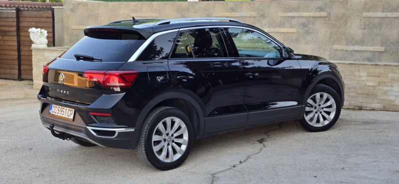 VW T-Roc Ексклузивен автомобил; Пробегът е 100% реален!, снимка 3 - Автомобили и джипове - 52289810