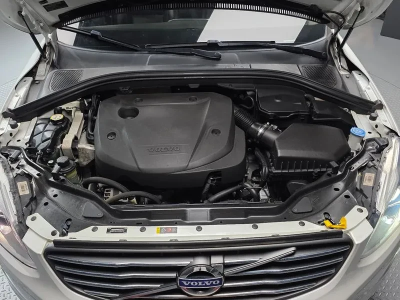 Volvo XC60 D3 2.0L, снимка 6 - Автомобили и джипове - 55562218