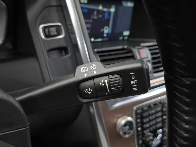 Volvo XC60 D3 2.0L, снимка 17 - Автомобили и джипове - 55562218