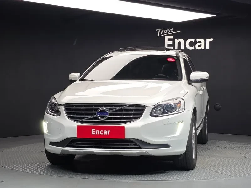 Volvo XC60 D3 2.0L, снимка 3 - Автомобили и джипове - 55562218