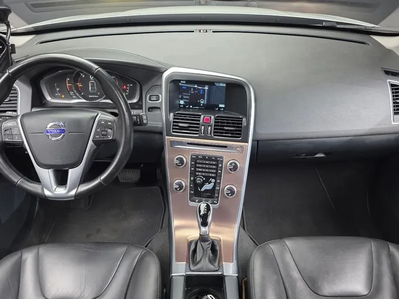 Volvo XC60 D3 2.0L, снимка 7 - Автомобили и джипове - 55562218