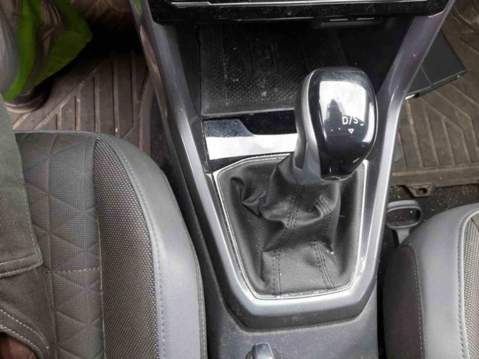 VW T-Cross Style / TSI / DSG / LED  - изображение 8