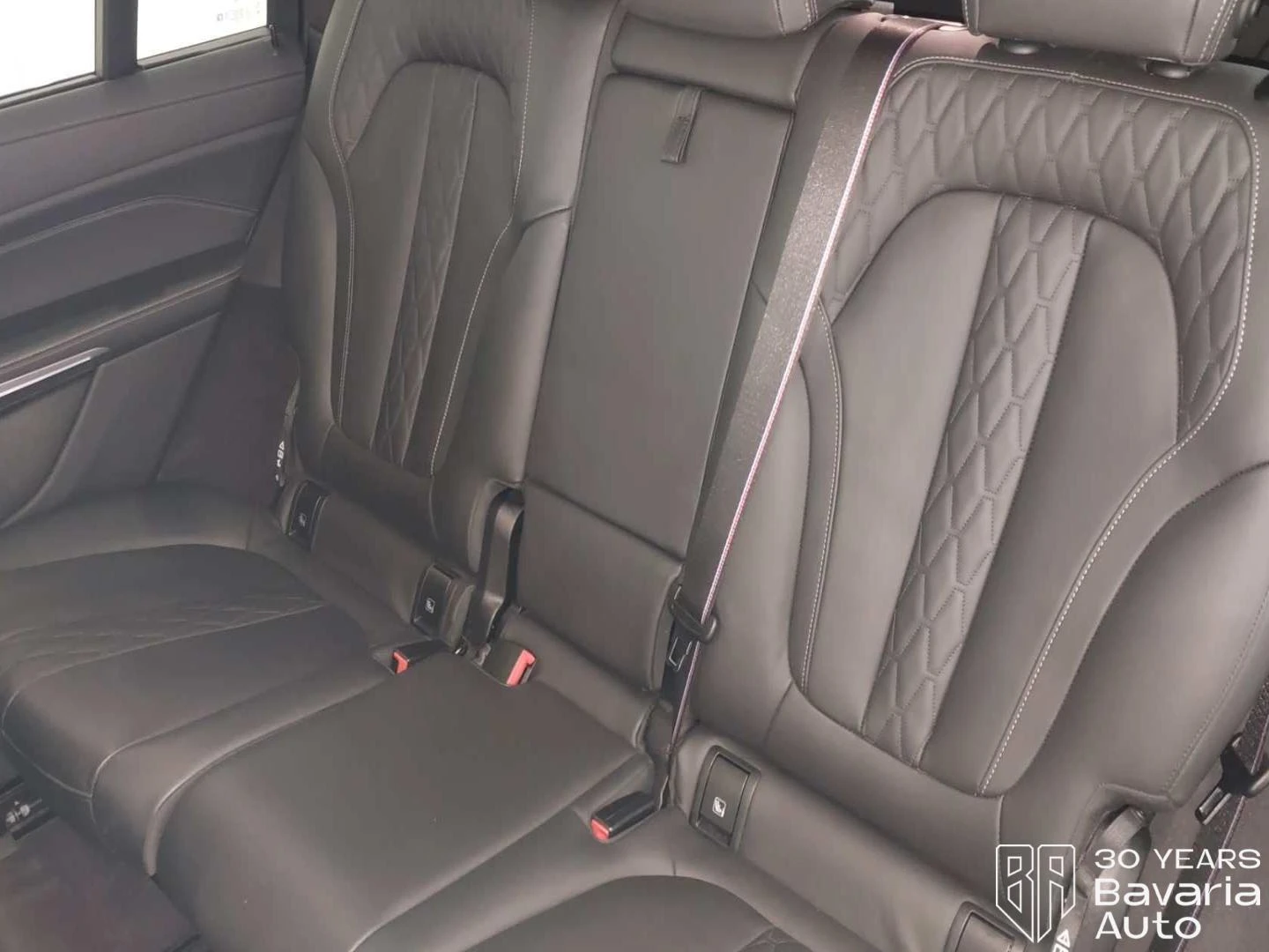 BMW X7 M60i xDrive Sportautomatic, снимка 8 - Автомобили и джипове - 53965833